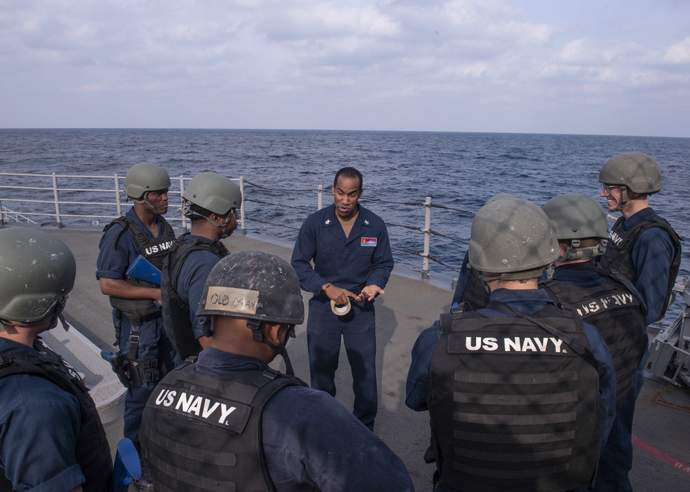 USS Shiloh Conducts Surface Security Training