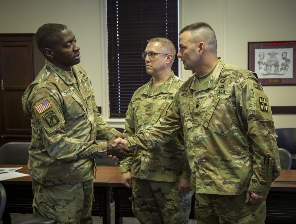 Lt. Gen. R. Scott Dingle Visits with Brig. Gen. Joe Heck