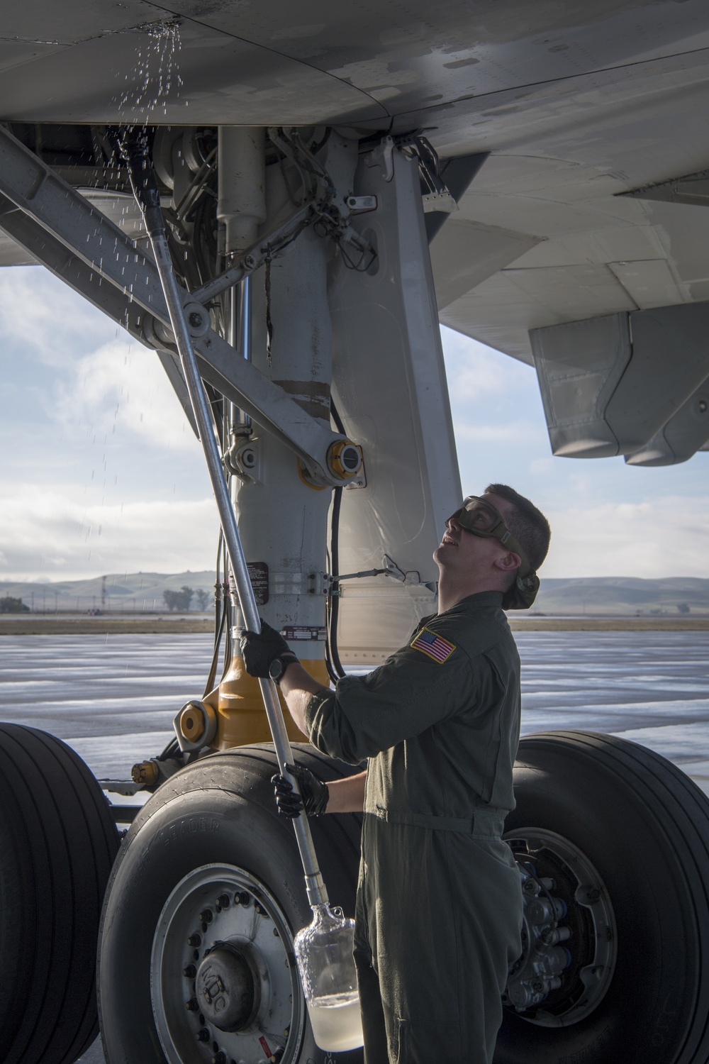 78th Air Refueling Squadron refuels the Blue Angels