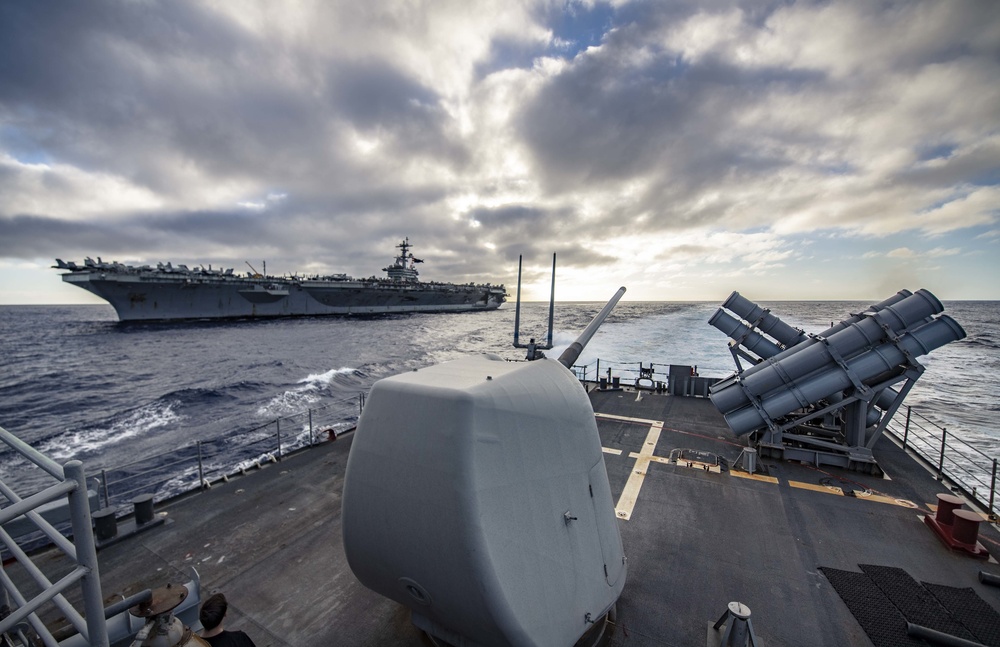 USS Chancellorsville escorts USS Abraham Lincoln