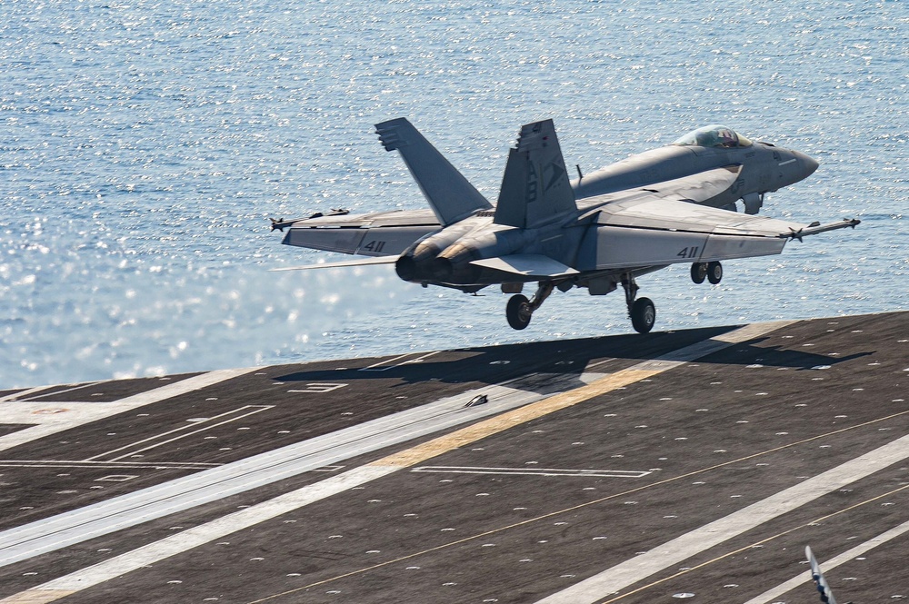USS Harry S. Truman (CVN 75) transits the Arabian Sea