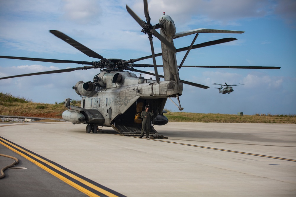 HMH-466 Conduct FARP with MWSS-171