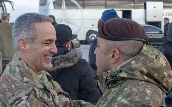 Chairman's annual USO tour visits MKAB