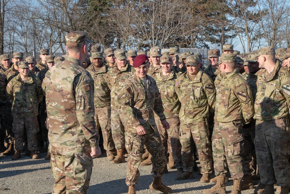 Chairman's annual USO tour visits MKAB