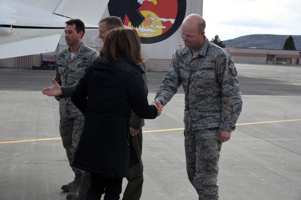 Oregon Governor Brown visits Kingsley Field