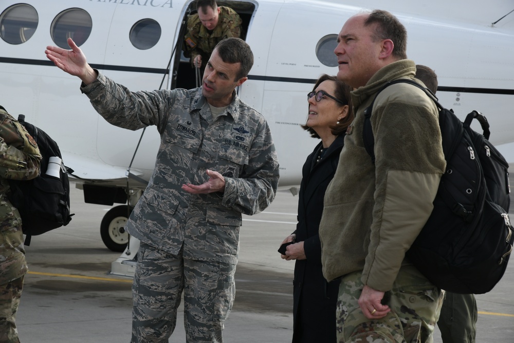 Oregon Governor Brown visits Kingsley Field