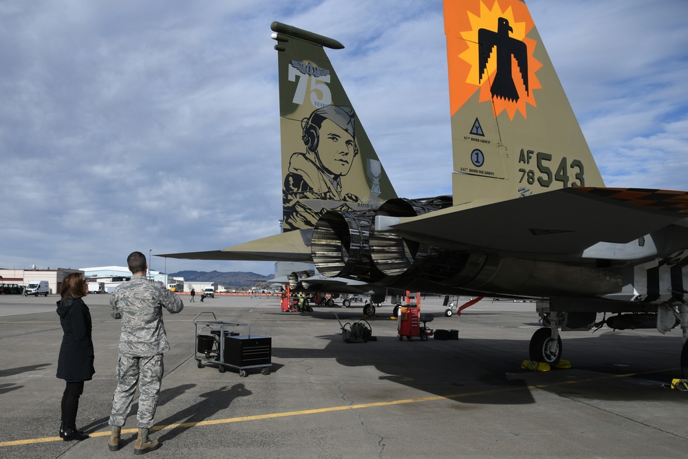 Oregon Governor Brown visits Kingsley Field