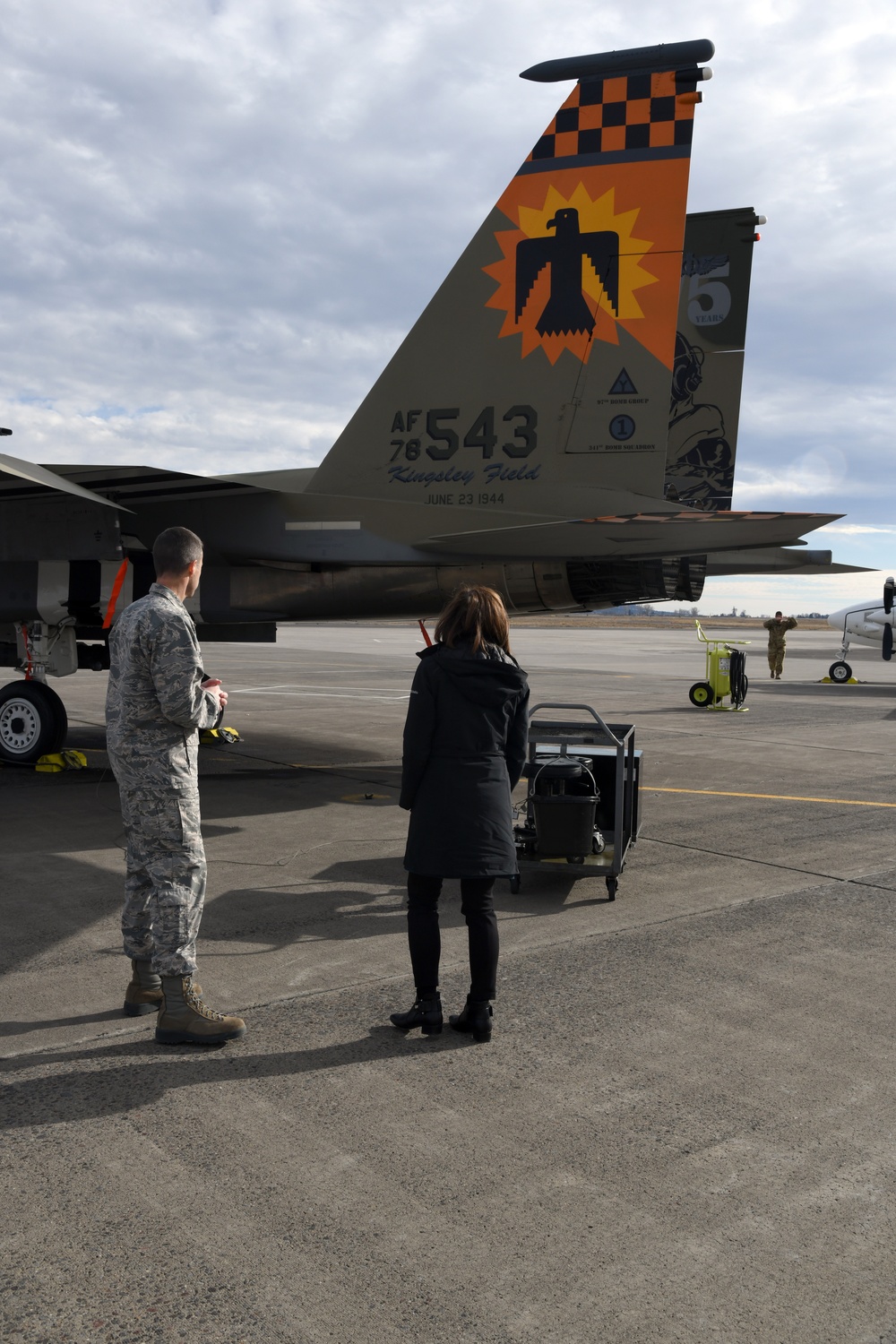 Oregon Governor Brown visits Kingsley Field