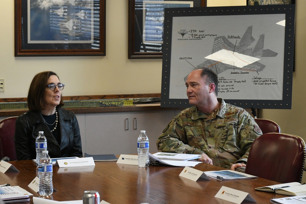 Oregon Governor Brown visits Kingsley Field