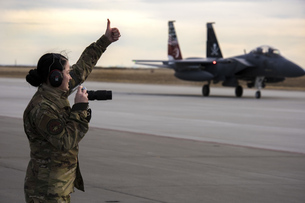 Photojournalist cheers on F-15 Strike Eagle aircrew