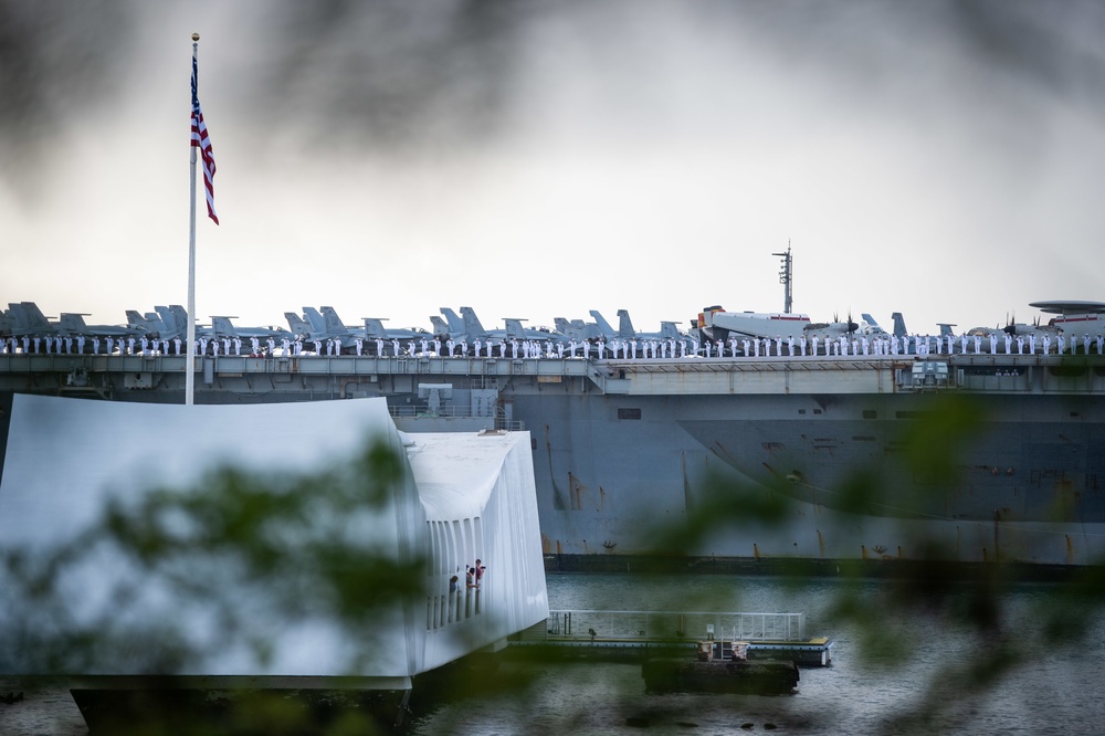 USS Abraham Lincoln Arrives at Pearl Harbor