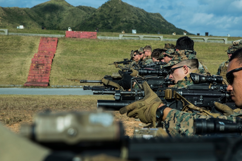 BLT 1/5, 31st Marine Expeditionary Unit train on live fire range