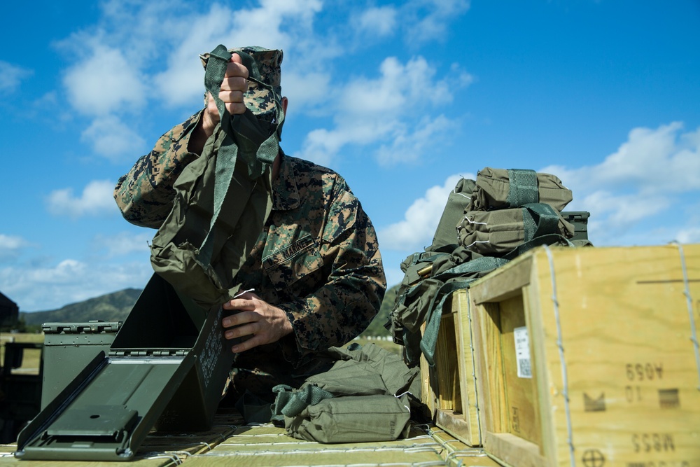 BLT 1/5, 31st Marine Expeditionary Unit train on a live fire range