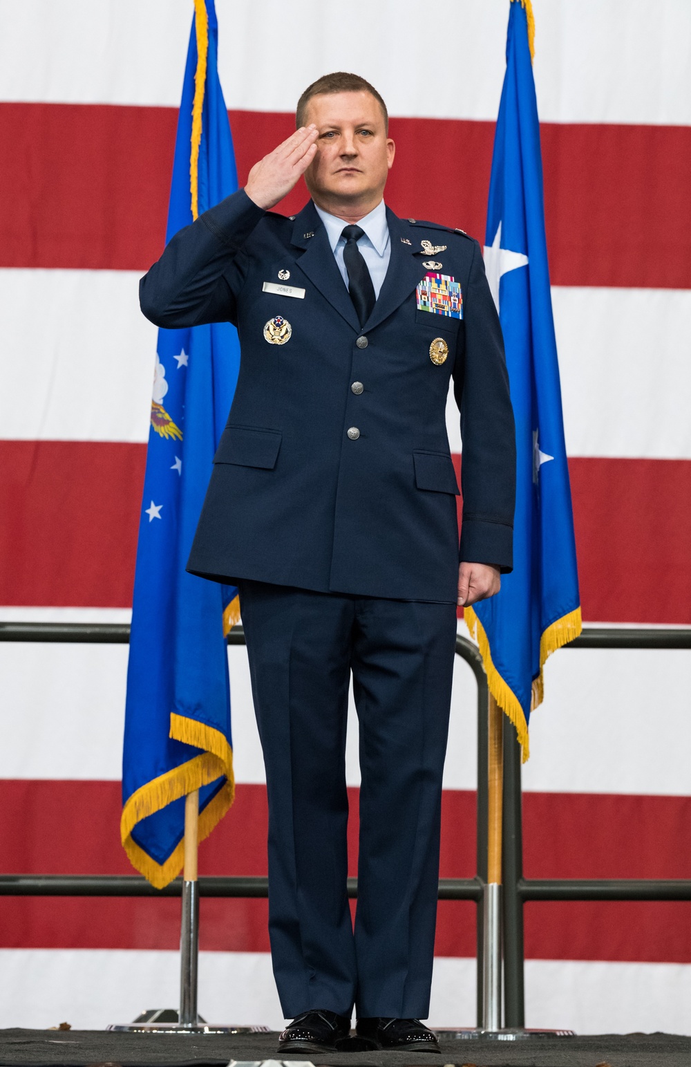 Jones takes command of 436th AW