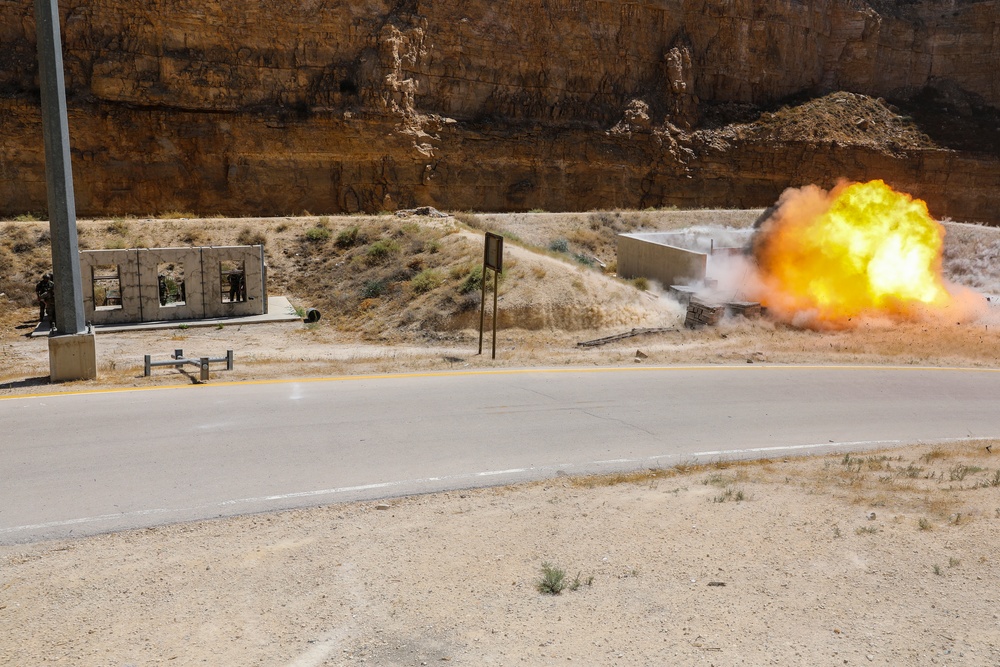 Legionnaires conduct breach, demolition training