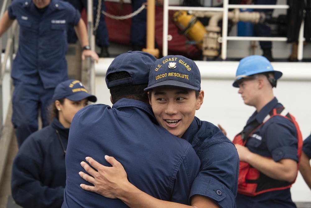 Coast Guard Cutter Resolute crew home for holidays