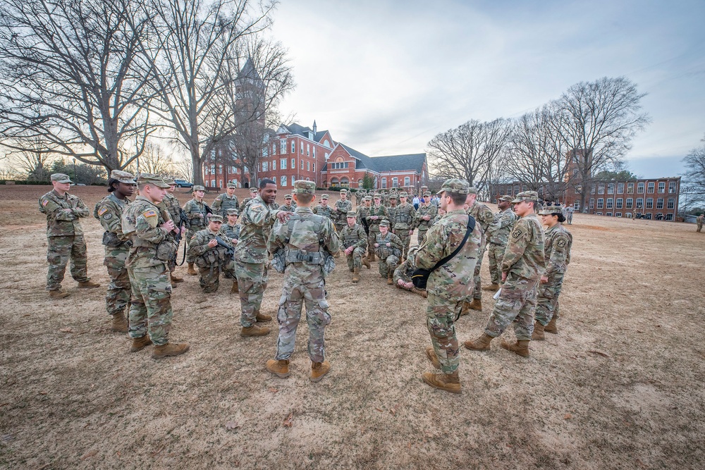 Master sergeant training ROTC cadets