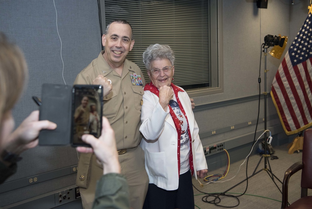 &quot;Rosie the Riveter&quot; visits the Pentagon