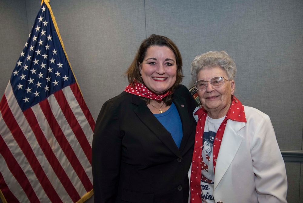 &quot;Rosie the Riveter&quot; visits the Pentagon