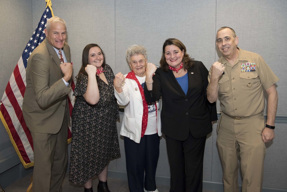 &quot;Rosie the Riveter&quot; visits the Pentagon