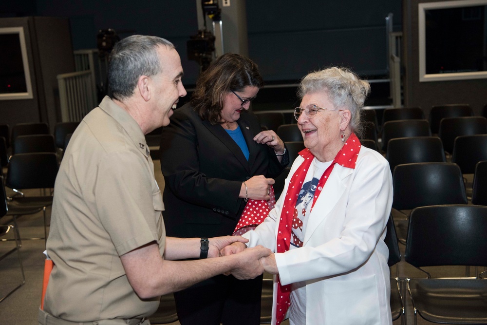 &quot;Rosie the Riveter&quot; visits the Pentagon