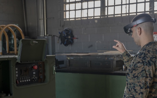 Key Leaders explore new innovation for the Marine Corps
