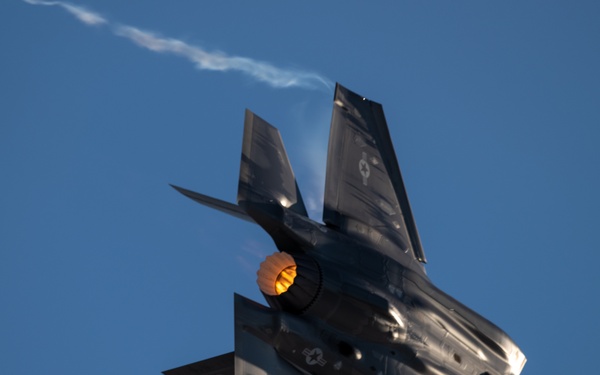 F-35 Demo Team practices over Hill AFB