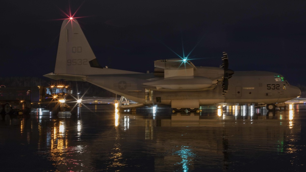 VMGR-152 improves readiness while supporting Toys for Tots Alaska