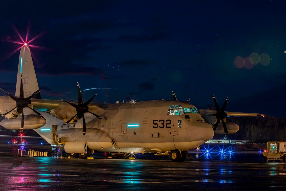 VMGR-152 improves readiness while supporting Toys for Tots Alaska