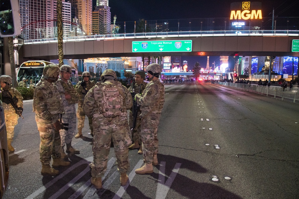 Nevada Adjutant General Ondra Berry meets with Nevada National Guard members supporting Operation Silver Phalanx