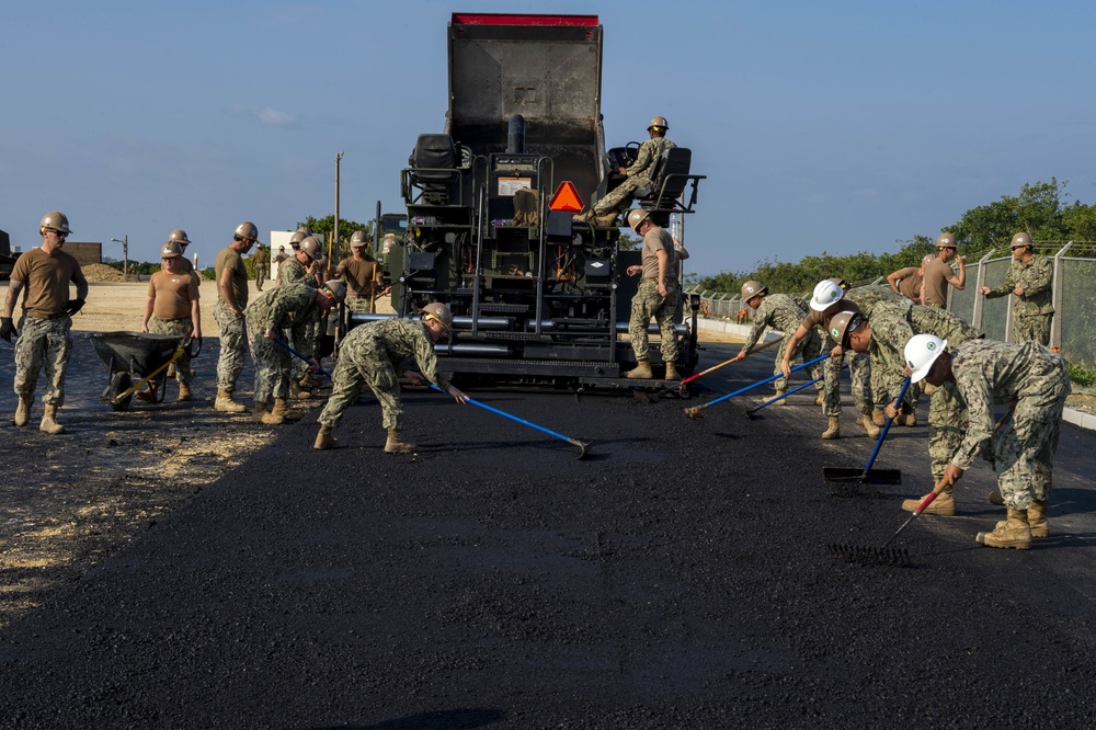 Dvids Images Us Navy Seabees With Nmcb 5 Lay Asphalt On Board Marine Corps Air Station 