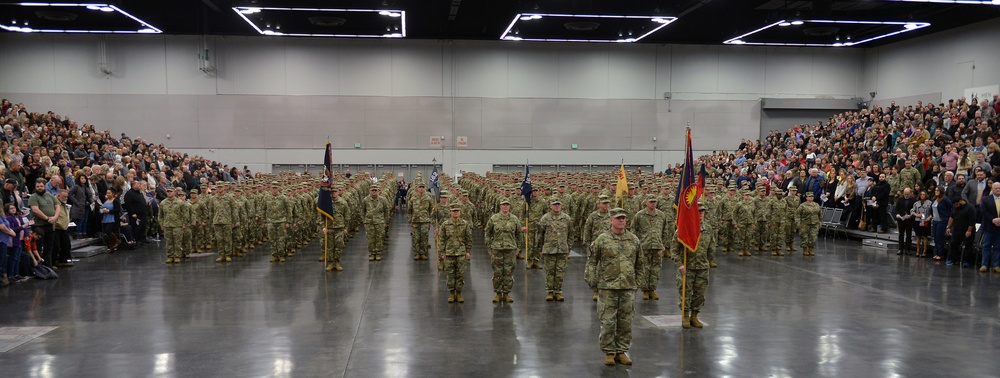 Oregon Governor &amp; Director of Army National Guard attend 41 IBCT Mobilization Ceremony