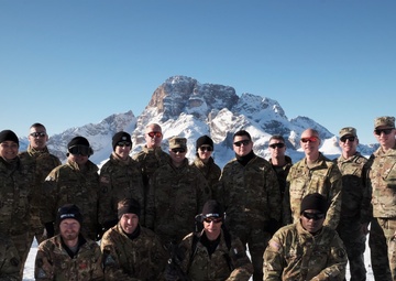 2500th DLD Soldiers summit Monte Specie during training with Italy´s 6th Alpine Regiment
