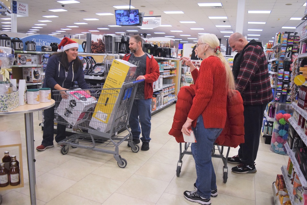Shopping spree makes Christmas better for veteran