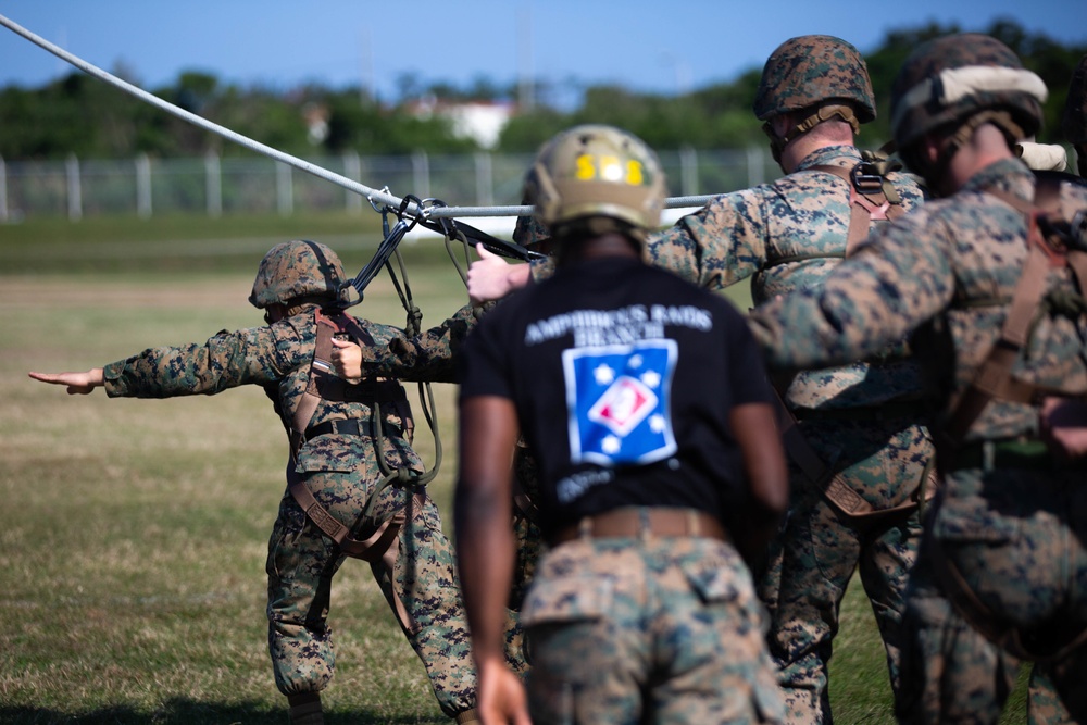 12th Marine Regiment conducts SPIE rigging and rappelling exercises