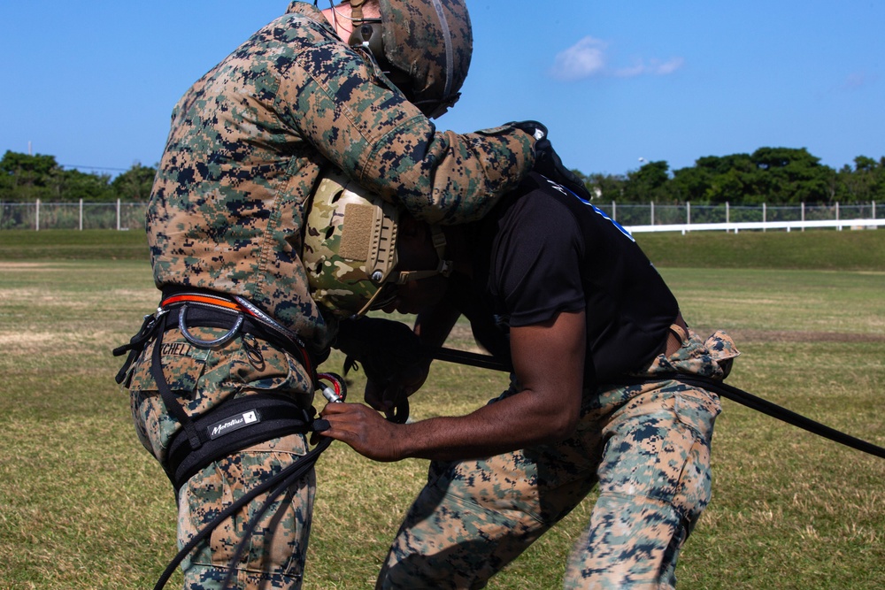 12th Marine Regiment conducts SPIE rigging and rappelling exercises