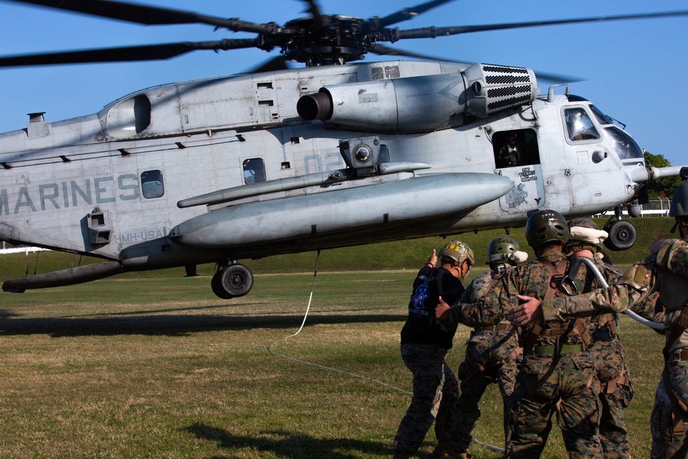 12th Marine Regiment conducts SPIE rigging and rappelling exercises