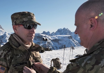 2500th DLD Soldiers summit Monte Specie during training with Italy´s 6th Alpine Regiment