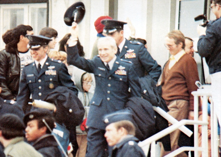 The Iranian hostages arrive in Wiesbaden, 38 years ago