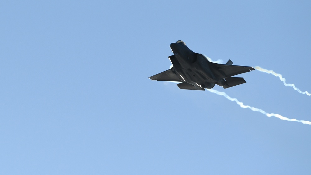 F-35 Demo Team practices over Hill AFB