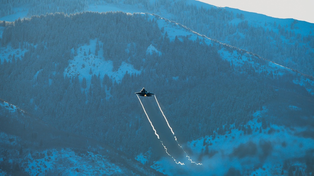 F-35 Demo Team practices over Hill AFB