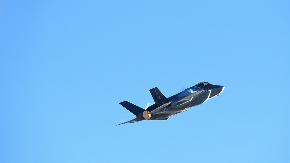 F-35 Demo Team practices over Hill AFB