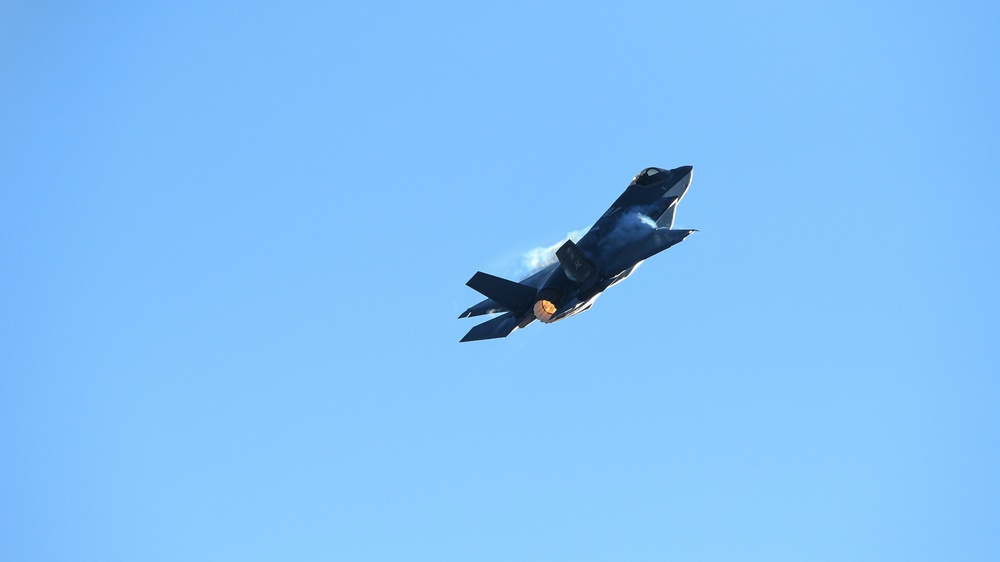 F-35 Demo Team practices over Hill AFB