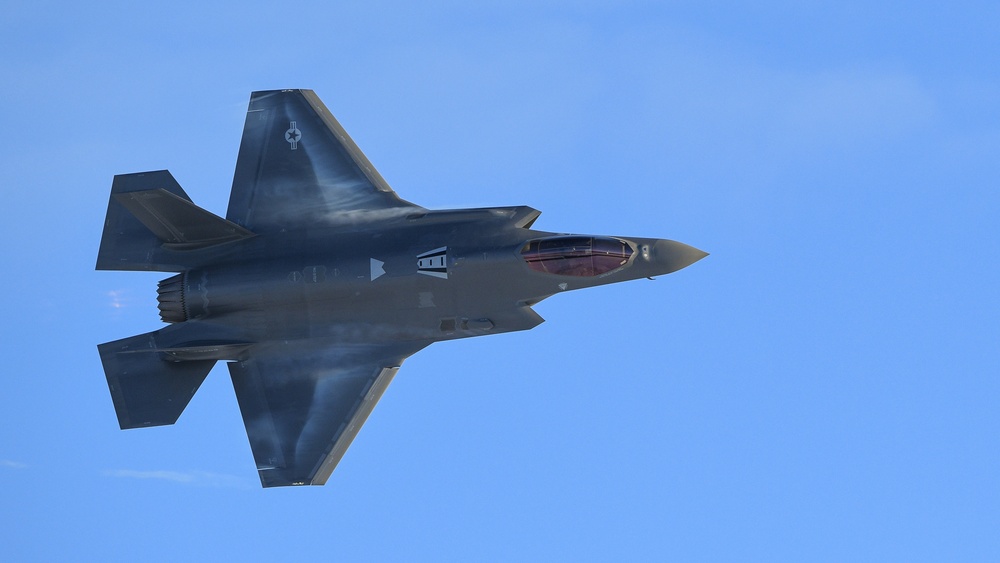 F-35 Demo Team practices over Hill AFB