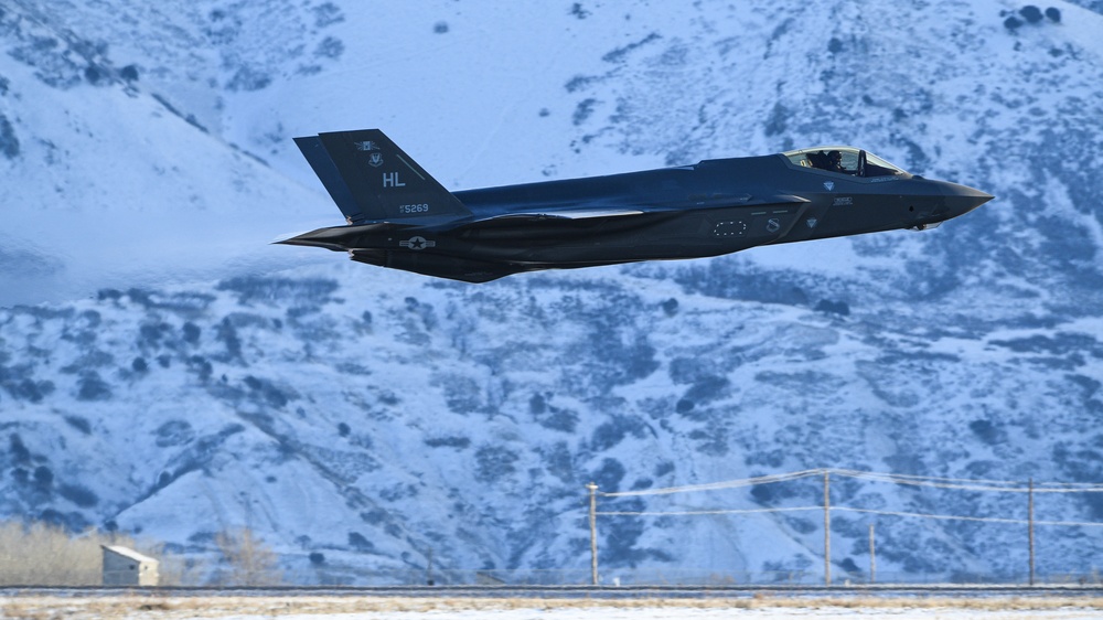 DVIDS Images F35 Demo Team practices over Hill AFB [Image 18 of 18]