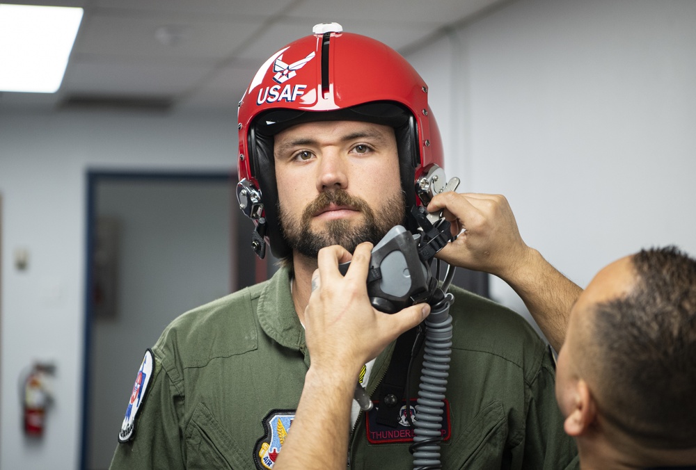 Gardner Minshew II flies with the Air Force Thunderbirds