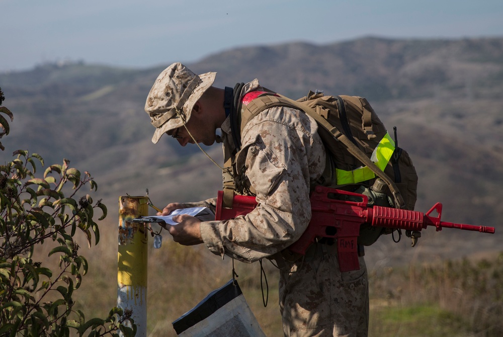 DVIDS Images Recon students take on Camp Pendleton terrain during