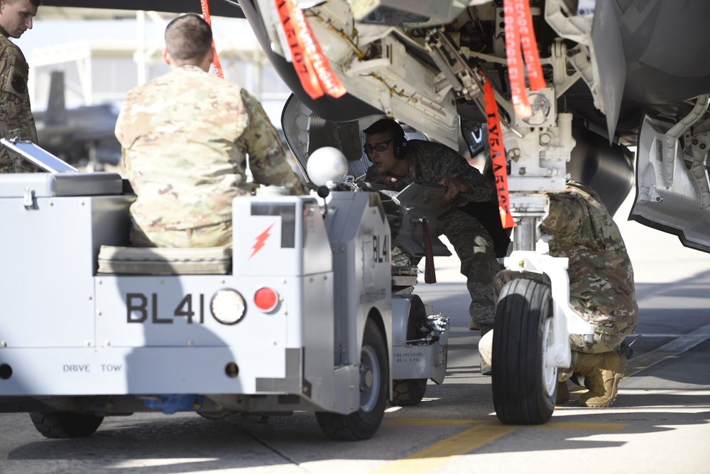 4th Quarter Load Crew Competition