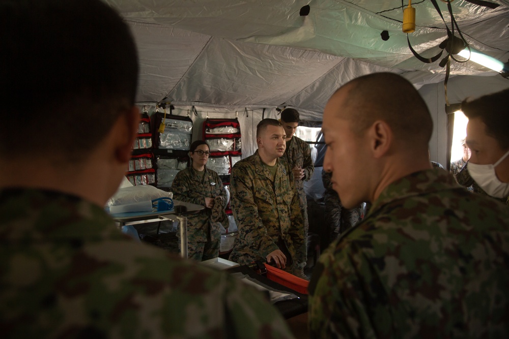Iron Fist 2020: U.S. Sailors demonstrate field surgical and en flight medical capabilities to Japan Self Defense Force soldiers.