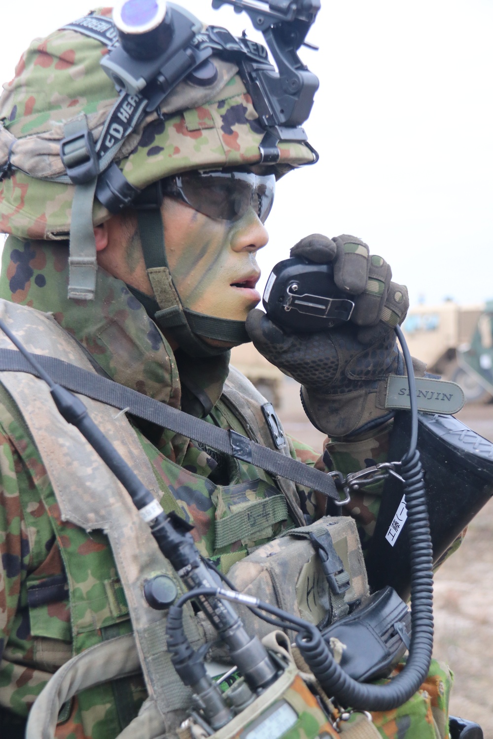 Members of the JGSDF work with 4th BCT (ABN), 25th ID